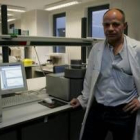 Víctor Díaz, responsable de la unidad de análisis moleculares del Hospital de León