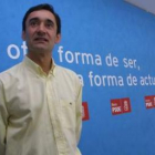 José Luis Merino, en la sede del PSOE, en el año 2003 cuando concurrió por primera vez como candidat
