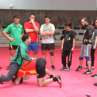 Luchadores del Clolda en reciente entrenamiento en León. A. B.