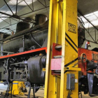 La Balwi, que los últimos años ha sido la locomotora del Tren de la Fresa de Madrid a Aranjuez, está en Talleres Celada para una revisión general.
