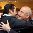 Saad Hariri abraza al candidato druso.