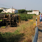 Imagen del accidente del camión de la ADF en la N-340 en lArboç.  /