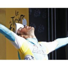 Alberto Contador celebra su triunfo.