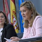 Milagros Marcos y Pilar Del Olmo, en la rueda de prensa de ayer. NACHO GALLEGO