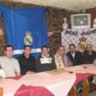 Los miembros de la junta directiva de la Peña Madridista de Gordón