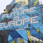 El mural ‘El futuro es Europa’ en un edificio del distrito europeo de Bruselas. STEPHANIE LECOCQ