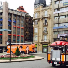 Autobús de Ciudadanos en su recorrido por las calles de León.