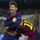 Messi celebra con Neymar el 3-0 al Bayern.