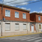 Las antiguas casas de los maestros, que rehabilitará la Junta para alquiler social. MEDINA