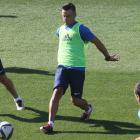 Jonathan Ruiz cumplirá su novena temporada en las filas de la Ponferradina. L. DE LA MATA