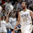 Sergio Llull celebra una canasta durante un partido.