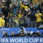 Neymar celebra el gol conseguido ante Paraguay, que lo redimió tras fallar un penalti