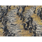 La imagen muestra un conejo de la variedad invasiva, saltando entre las cepas de un viñedo afectado de la comarca. L. DE LA MATA