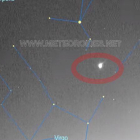 Los restos del meteorito cruzando el cielo de Cádiz, la noche del pasado sábado.