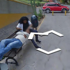 Mujer siendo infiel