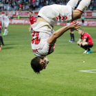 Un jugador de la Cultural celebra el triunfo ante el Osasuna.