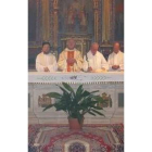 El padre Agudo, durante una misa celebrada en su pueblo el verano pasado