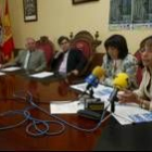 Momento de la presentación en rueda de prensa de la oficina de atención a los inmigrantes