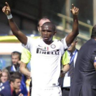 Samuel Eto'o celebra su gol ante el Cagliari.