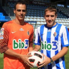 Orlando Quintana y Baró posan con su nueva camiseta en El Toralín.