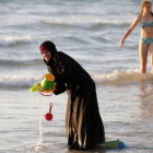 Una mujer musulmana ataviada con un hijab.