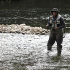 La temporada de pesca en los ríos leoneses levantará el telón en mes y medio. FERNANDO OTERO