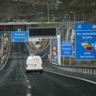 La llegada al peaje de la autopista León-Campomanes