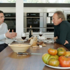 José María Aznar con Bertín Osborne, en un momento del programa 'Mi casa es la tuya'.