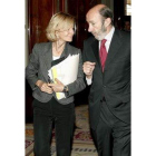 La vicepresidenta Salgado, con Rubalcaba.