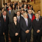 Miguel Martínez, con los directivos de las zonas Norte y Noroeste de Paradores ayer en León.