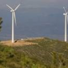 Imagen de archivo de dos aerogeneradores instalados en los montes de la comarca