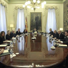 El Consejo de Ministros, reunido para conceder a Suárez el Collar de Carlos III, este lunes.