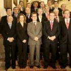 Alfredo Prada posa con los miembros de la directiva de Empresa Familiar de Castilla y León