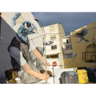 Las paredes de las calles de La Bañeza albergan un sinfín de grafitis, llegando a contabilizar cerca de 300 murales. DL