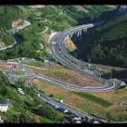 El puerto de Piedrafita do Cebreiro ha dejado de ser una dificultad para las comunicaciones y los accesos a Galicia. La ingeniería es también aquí un arte.