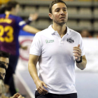 El técnico asturiano se hizo cargo del banquillo ademarista la semana pasada tras la salida del club de Rafa Guijosa. MARCIANO PÉREZ
