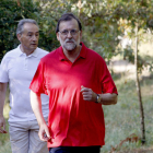 Rajoy en Pontevedra, acompañado por José Benito Suárez, marido de Ana Pastor. SALVADOR SAS