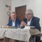 Recio y González en un momento de la presentación. ARAUJO