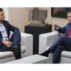 Sánchez y Urkullu se reunieron ayer en la sede de la presidencia del Gobierno Vasco para abordar diversos temas. ADRIÁN RUIZ DE HIERRO