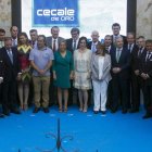 Foto de familia de los representantes de Cecale con los premiados y las autoridades presentes ayer en Zamora.