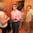 Fernández, a su llegada al salón que acogió el encuentro.