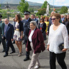 El alcalde, Manuel Otero y el presidente del Consejo participaron ayer en la procesión. M. Á. CEBRONES