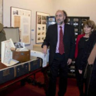 El director general del Libro, Archivos y Bibliotecas, Rogelio Blanco, presenta las colecciones.