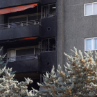 Estado en el que quedó el edificio en el que tuvo lugar el incendio en Barcelona. TONI ALBIR