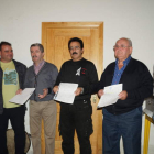 Un momento del acto de entrega de los documentos sobre los pendones.