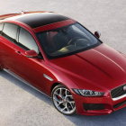 Sin complejos, con una sugestiva estética, desembarca el Jaguar XE en el segmento medio.