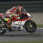 Iannone, durante la vuelta rápida en el circuito de Doha.