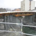 Estructura del nuevo puente sobre el río Boeza, en una imagen tomada ayer