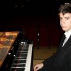 Imagen del joven pianista Mario Mora