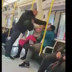 Agresión racista en el metro de Londres.
